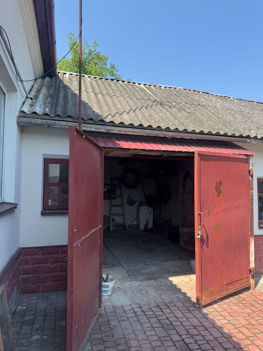 Будинок хата земельна ділянка