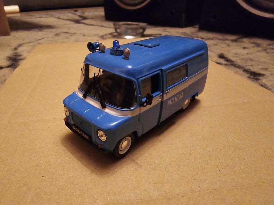 Kultowe auta prl Milicja kpl.