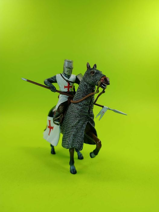 BBI Blue Box Epixx Rycerz figurka 2005 r 90 mm konny wojownik, templariusz, krzyżowiec FSH #1139