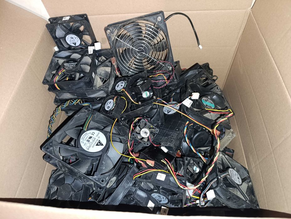 Кулер- міні-вентилятор