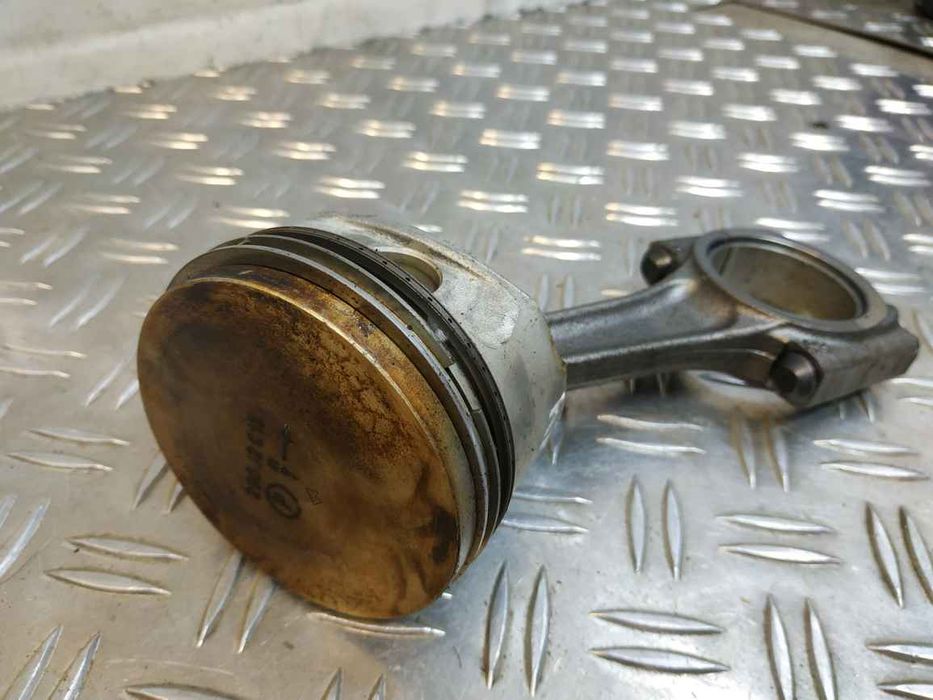 Peugeot/Citroen 307 2001-2008 поршень з шатуном комплект 1.6 бензин  комплект 4шт DV2414 0628N0
