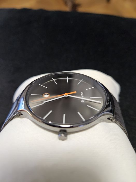 Zegarek Bering Classic 13338-077, stal, bransoleta mesh, unisex Okazja!