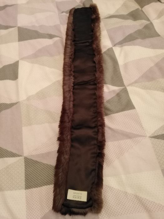 Gola em Pele Sintética