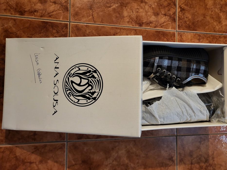 Sapatilhas novas "Ana Sousa "