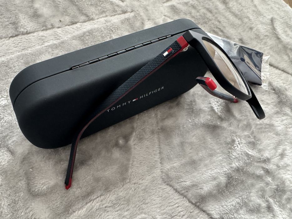 Tommy Hilfiger TH oprawki okulary nowe 1950 matowe
