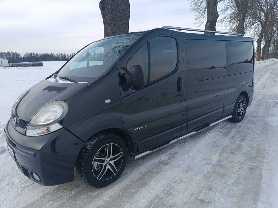 Renault Trafic 9 osobowy 2.5 bardzo zadbany ( vivaro primastar)