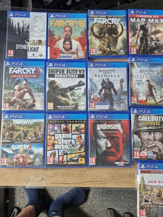 Sprzedam konsole ps4 1Tb+24Gry