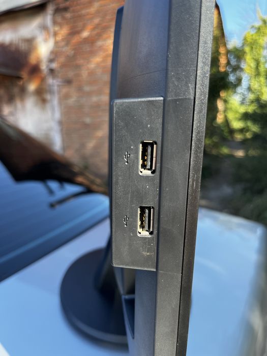 Продам монітор iiyama prolite x2483HSU