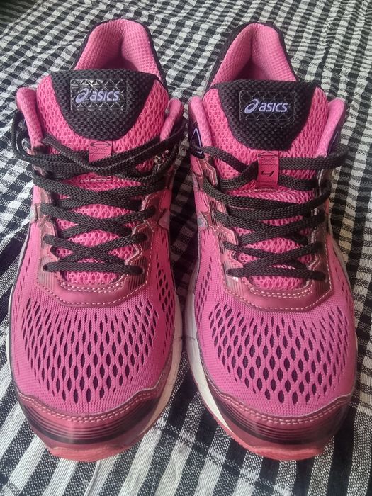 Продам мужские крассовки ASICS