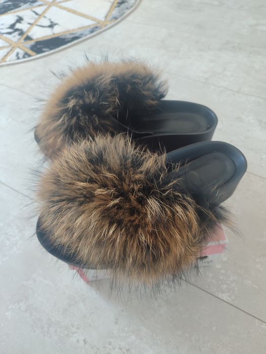 Piękne klapki na koturnie naturalny jenot skóra 41