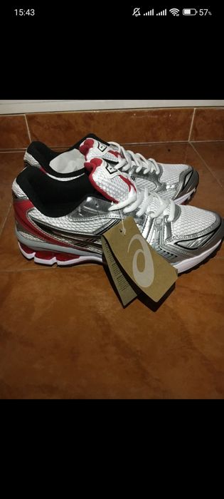 Asics Gel-Kayano 14 Red