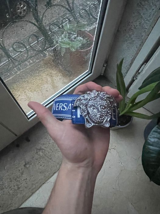Cinto Azul com Cabeça da Medusa da Versace