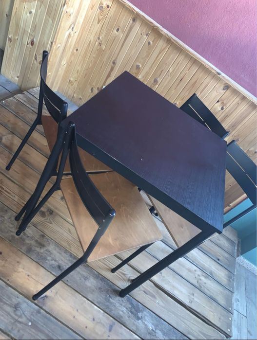 Conjunto mesas e cadeira