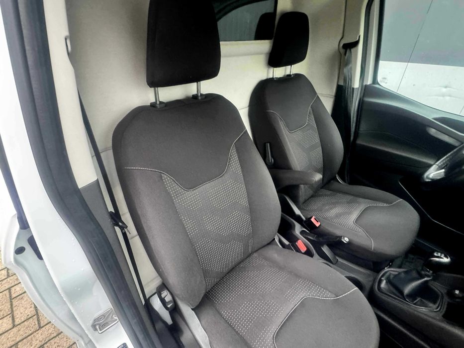 Ford Transit Courier 1.5 2015 r.