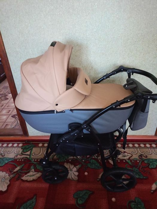 Продам коляску 2в 1