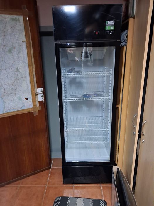 Vitrine com porta vidro