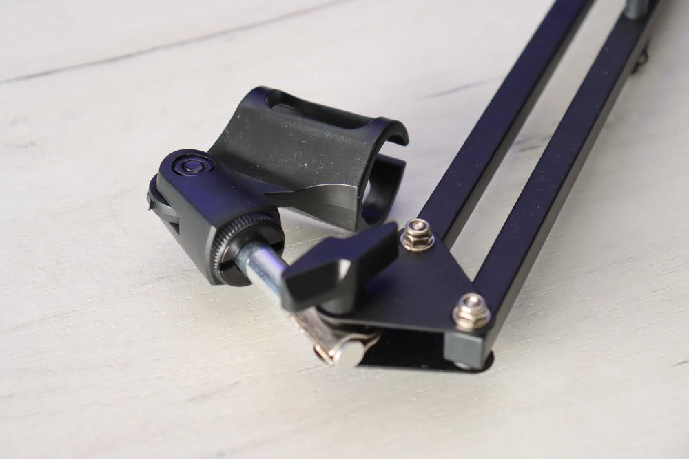 Regulowany wysięgnik mikrofonu