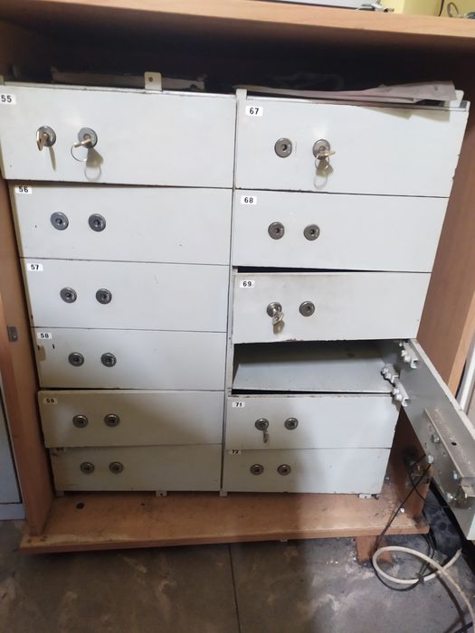 Solidna skrytka depozytowa na broń, kosztowności  x12