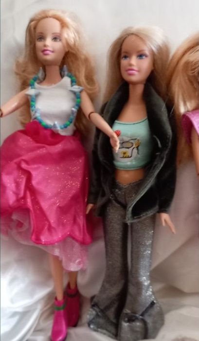 Various Barbie Dolls64861604979841121