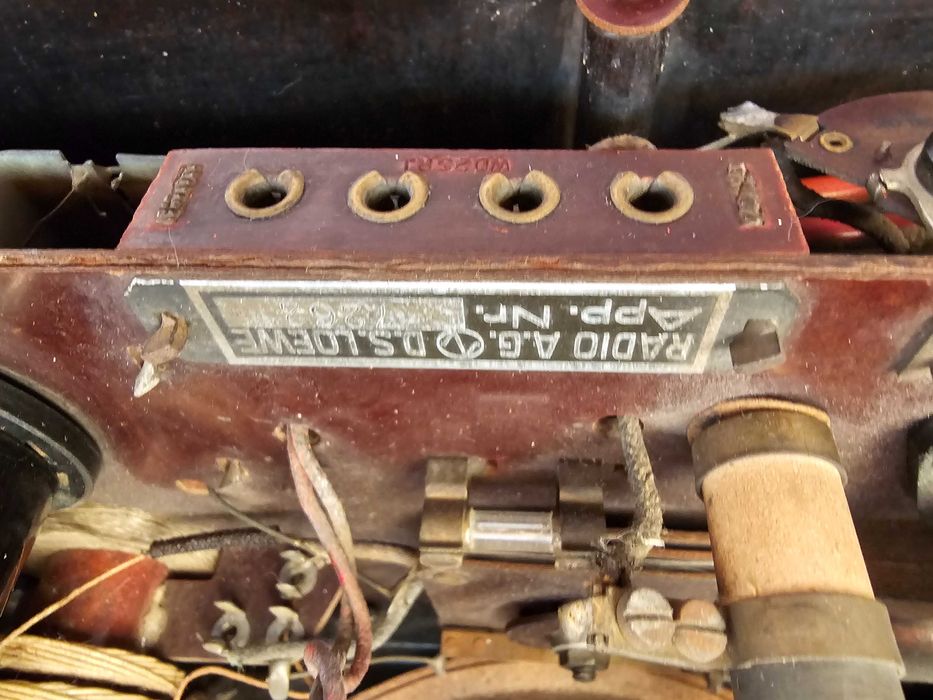 Радиоприемник старый