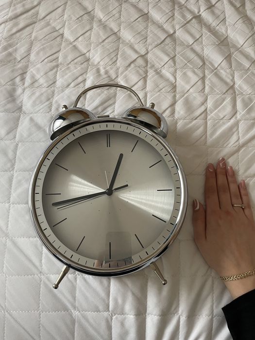 Duży zegar budzik srebrny