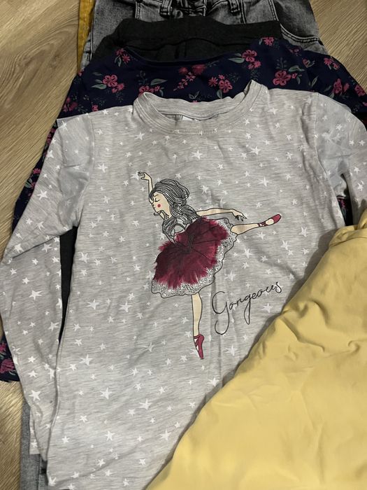 Пакет одягу на дівчинку 122-128 р.