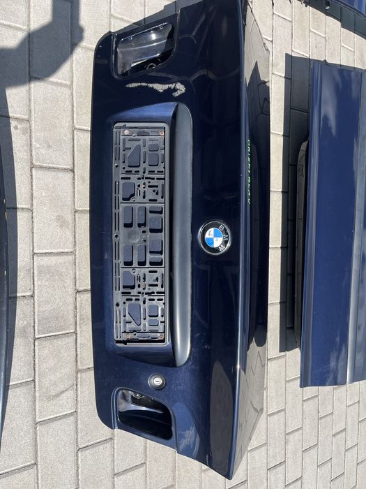 Bmw e46 sedan tylna klapa orientblau met.