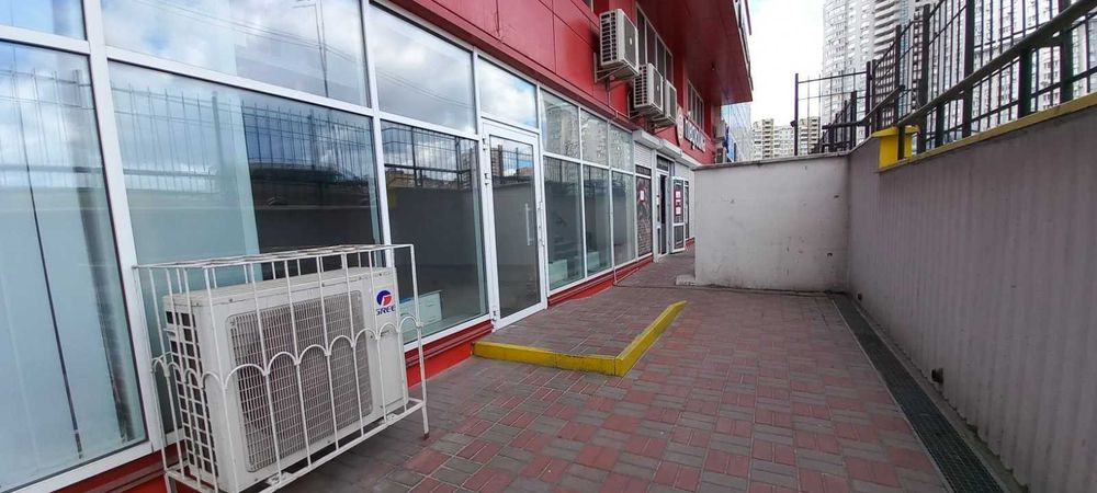 ПРОДАМ нежитл.приміщ.(торгова площа) S=156,5 м2, ст.м.Позняки