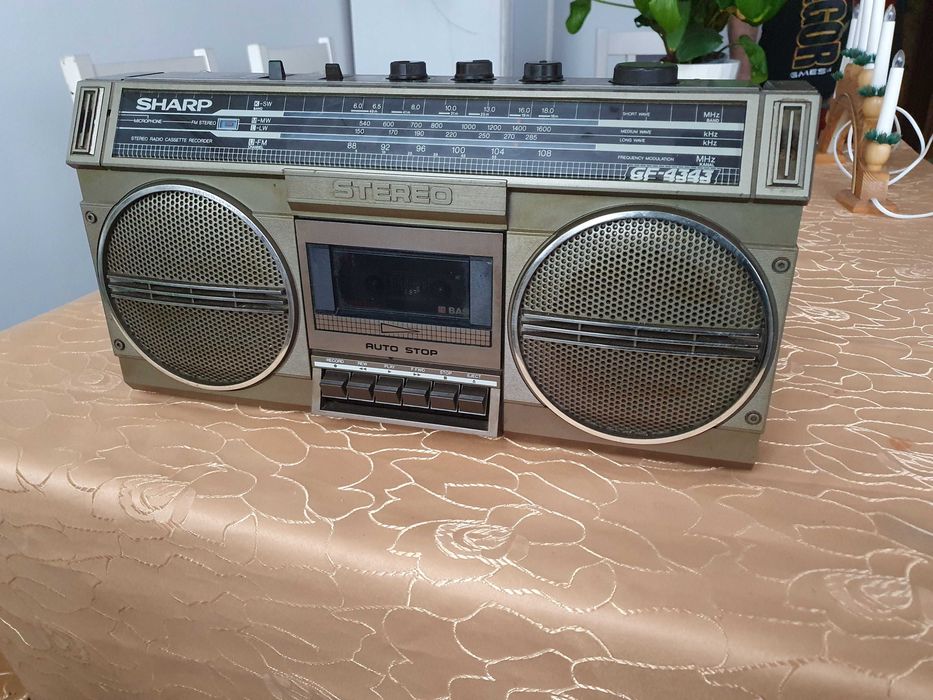 Stary zabytkowy radiomagnetofon Sharp Gf-4343 boombox vintage