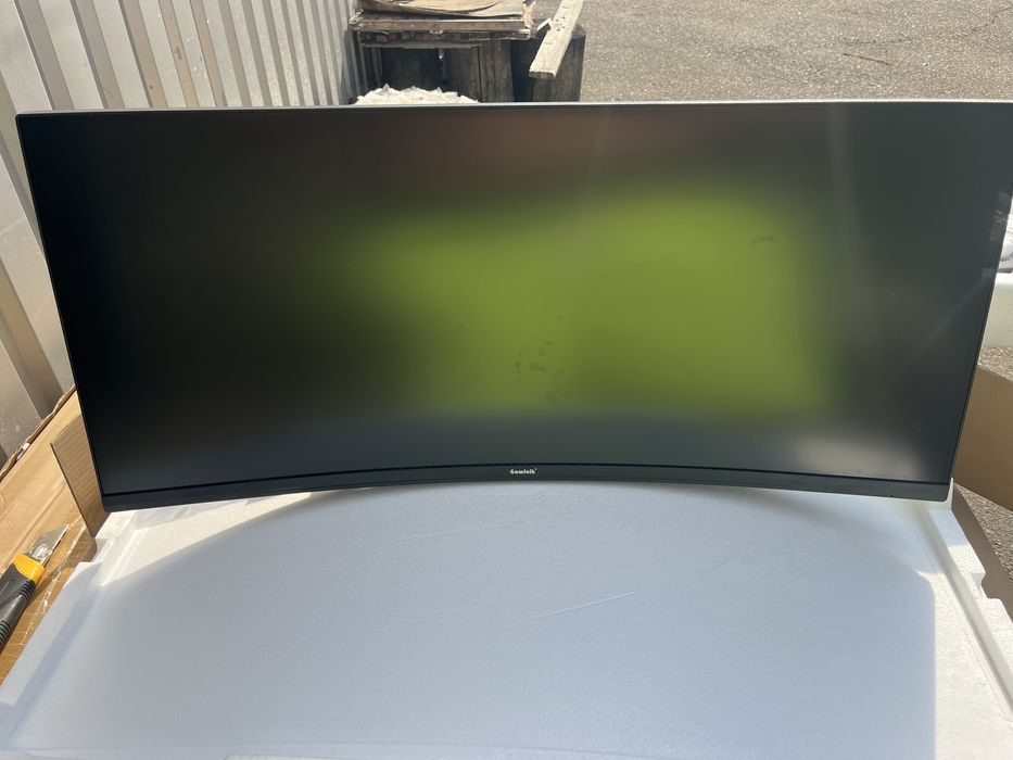 Игровой компьютерный монитор