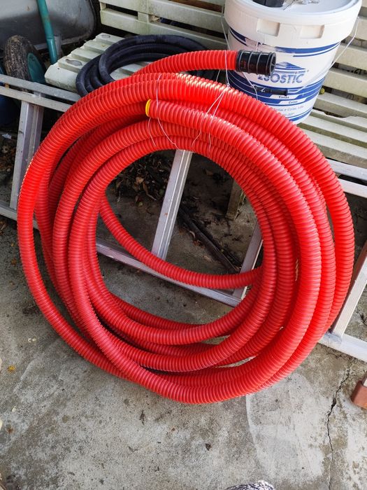 Tubo / Manga corrugada para passar fios de eletricidade