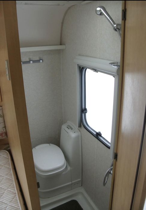 Caravana inglesa , CAMA FIXA, impecavel 2007