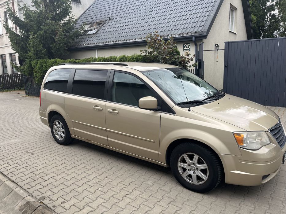 Chrysler Town & Country CHRYSLER TOWN & COUNTRY – Przestronny minivan z 2008