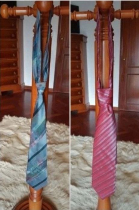 2 Gravatas multicolor/vermelha