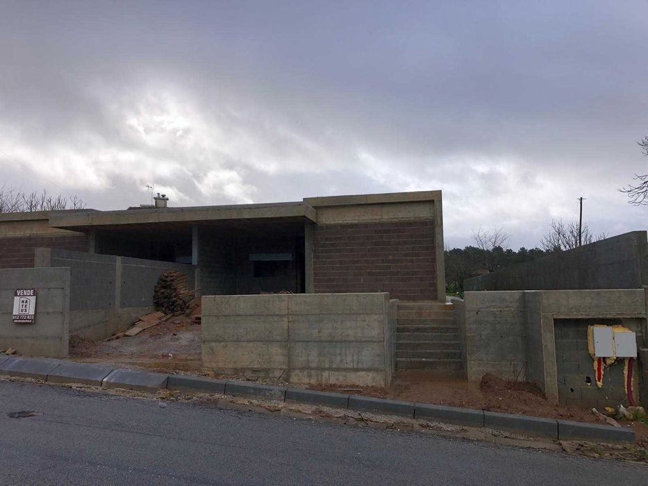 Moradia Geminada V3 em Arrifana, Santa Maria da Feira