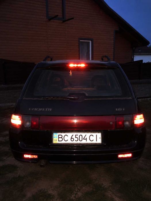 Автомобіль Лада 1111