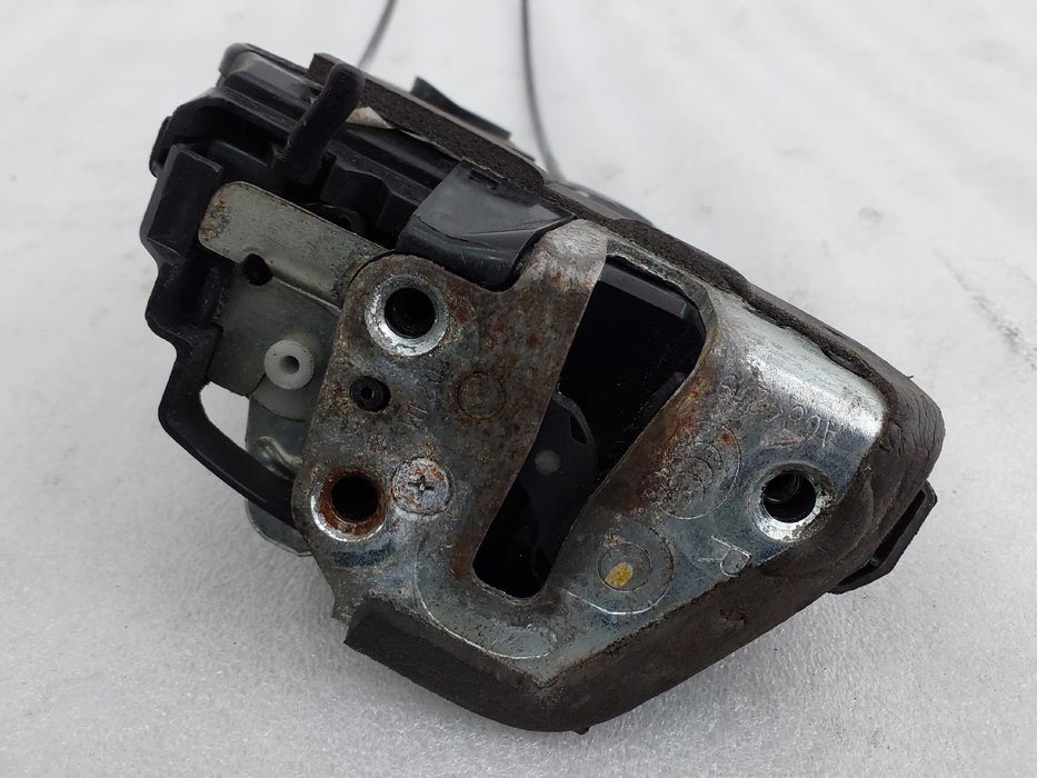 Fechadura / fecho porta trás direito TOYOTA Auris Hatchback Van (_E18_