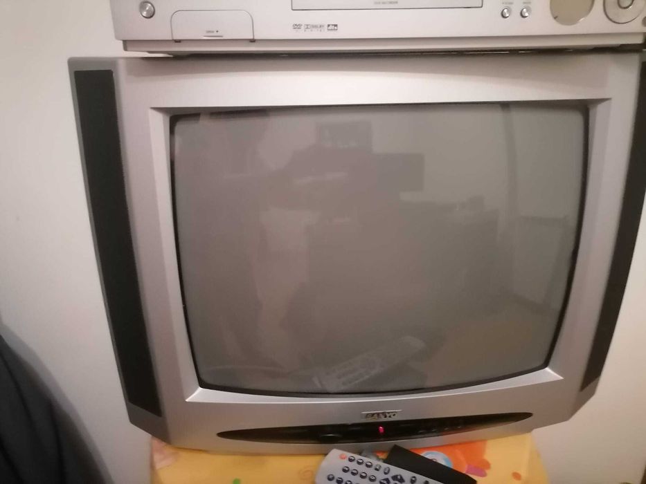 Televisao com Comand- Sanyo