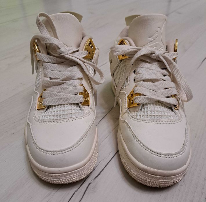 Air Jordan 4 Metallic Gold