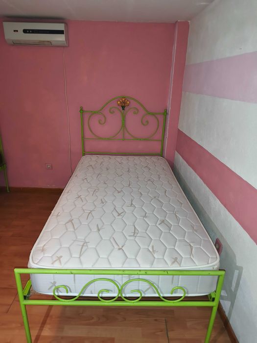 Camas de ferro com colchão