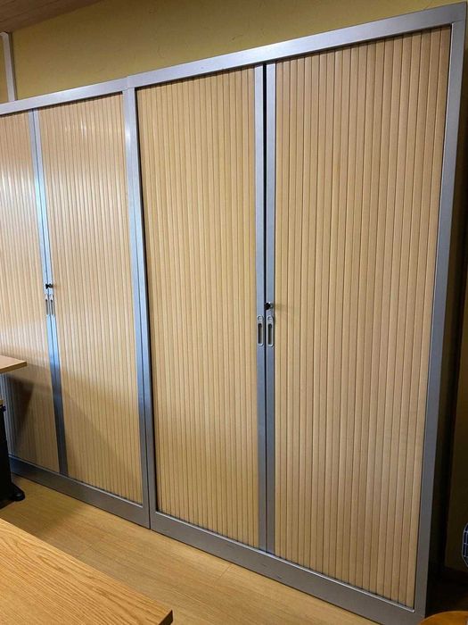 Armários Altos de Escritório com Portas de Correr