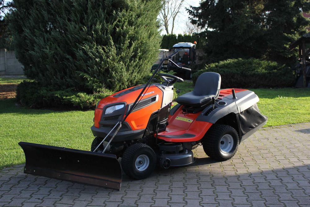 Husqvarna CTH 163 Kawasaki V2 TRAKTOREK Kosiarka plug do sniegu