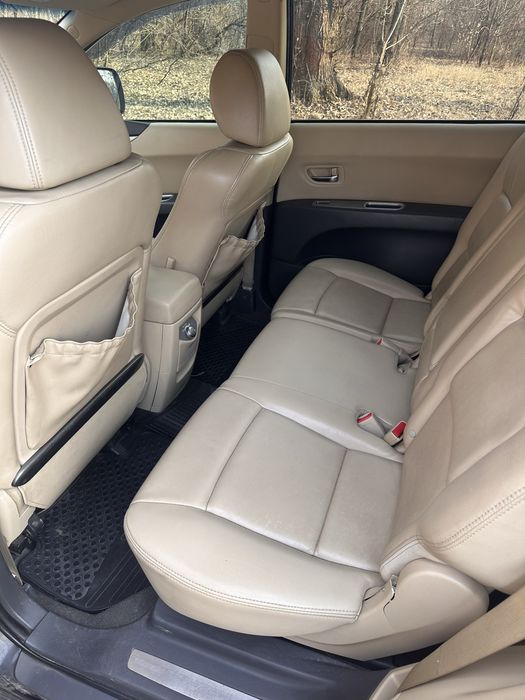 Субару Трібека 2008 року