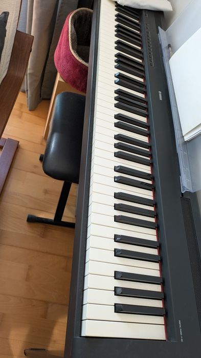 Piano  Yamaha  P-85