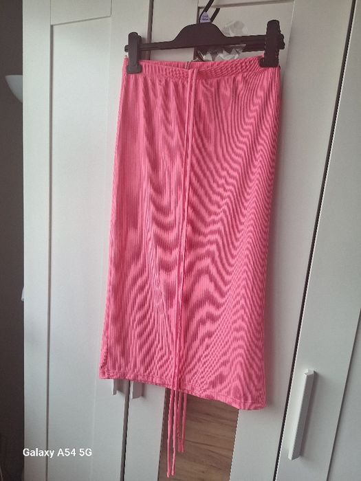 Neonowa spódnica rozowa