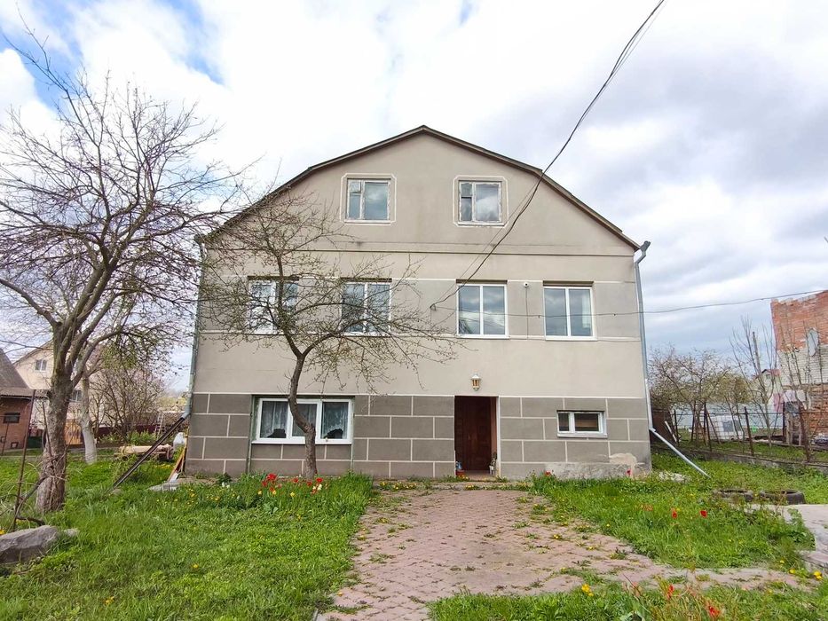 Продається будинок на Старому місті