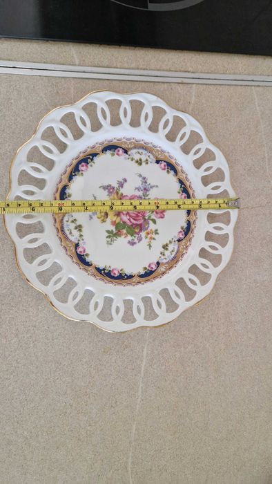 Prato decorativo de porcelana, T. Limoges, pintado à mão