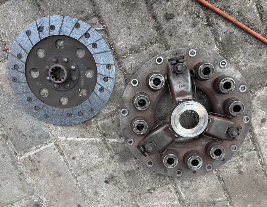 Docisk metalowy sprzęgła kombajn Deutz Fahr 88 660 750 inne