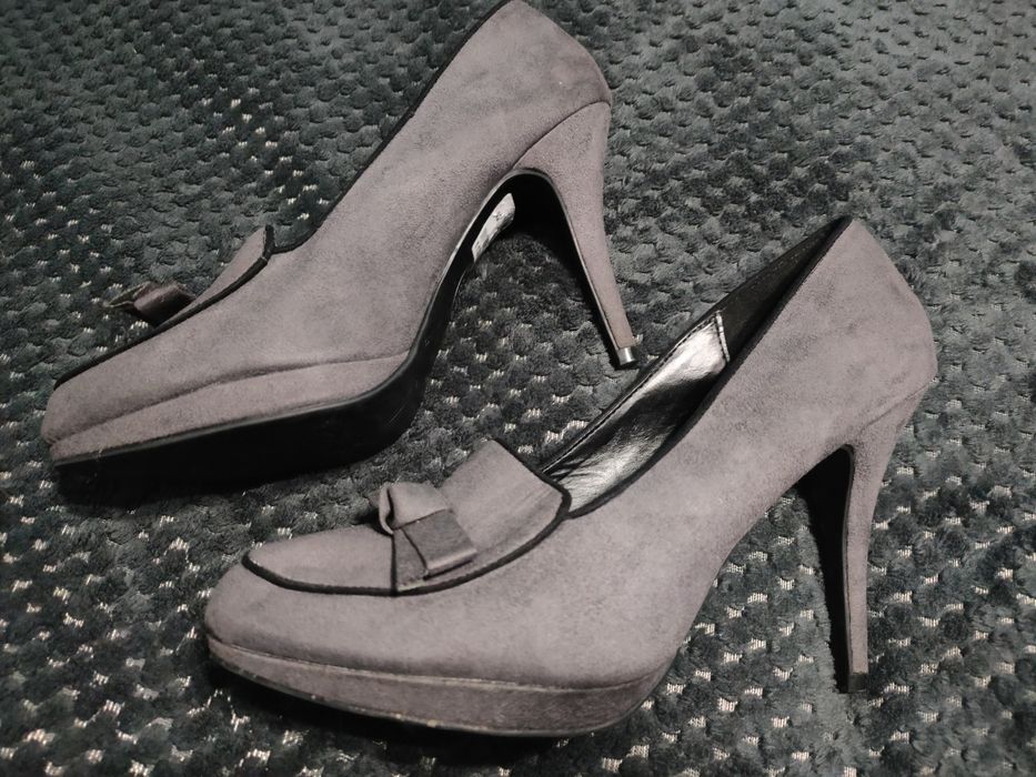 Szare grafitowe zamszowe szpileczki kokardka r 42 Graceland