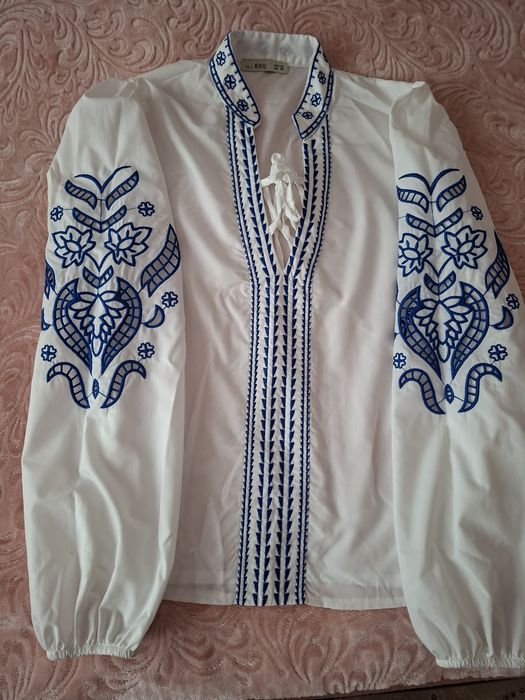 Жіноча вишиванка